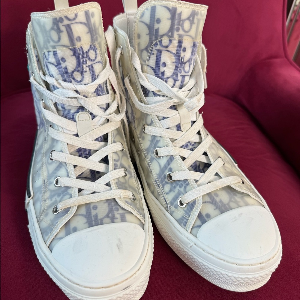 Dior White and Gray High-Top Sneakers with Blue and Green Patch - Picture 2 of 16
